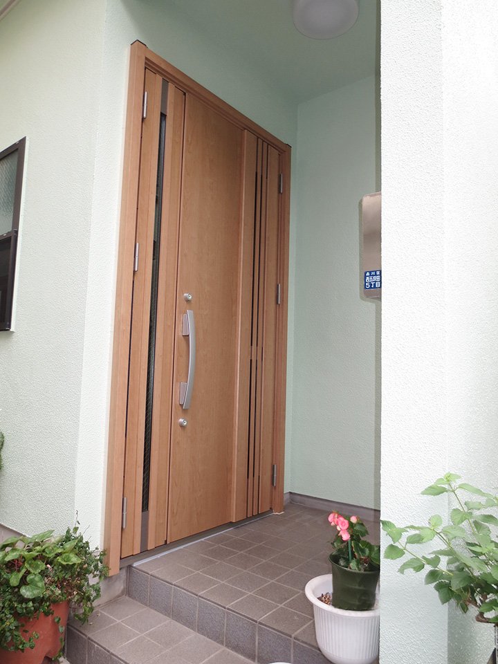 玄関ドアの交換
